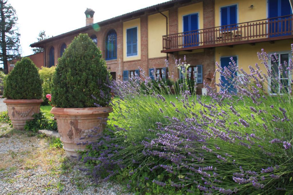 Antico Casale Mattei - Adult Only Bed & Breakfast Corneliano d'Alba Екстериор снимка